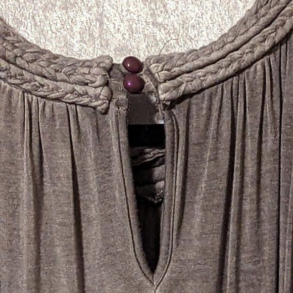 Lucy & Laurel Long Distressed Grey Tank with a Braided Neckline EUC - Picture 9 of 9